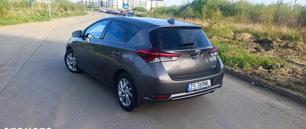 toyota auris Toyota Auris cena 52500 przebieg: 78000, rok produkcji 2016 z Szczecin